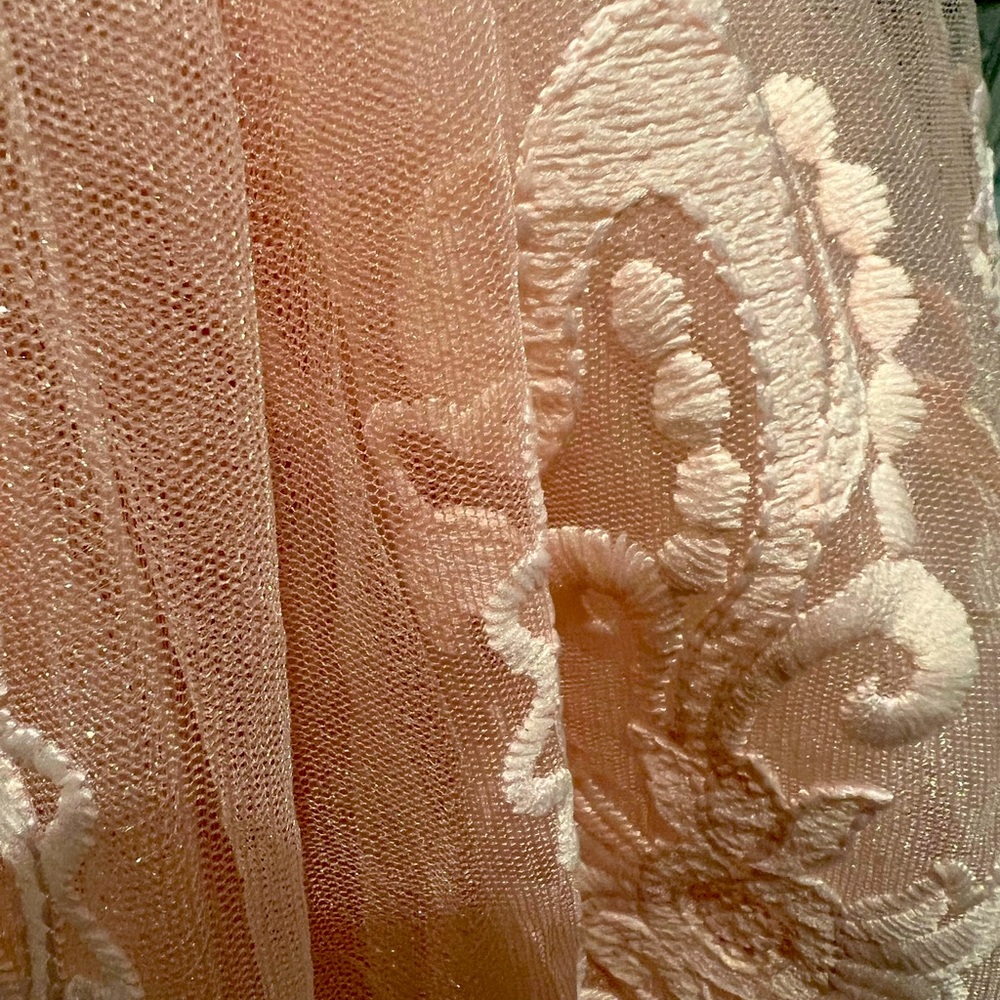 Chi Chi London lace full skirt with tulle underlay size petite 4 peach/pink - Picture 4 of 6